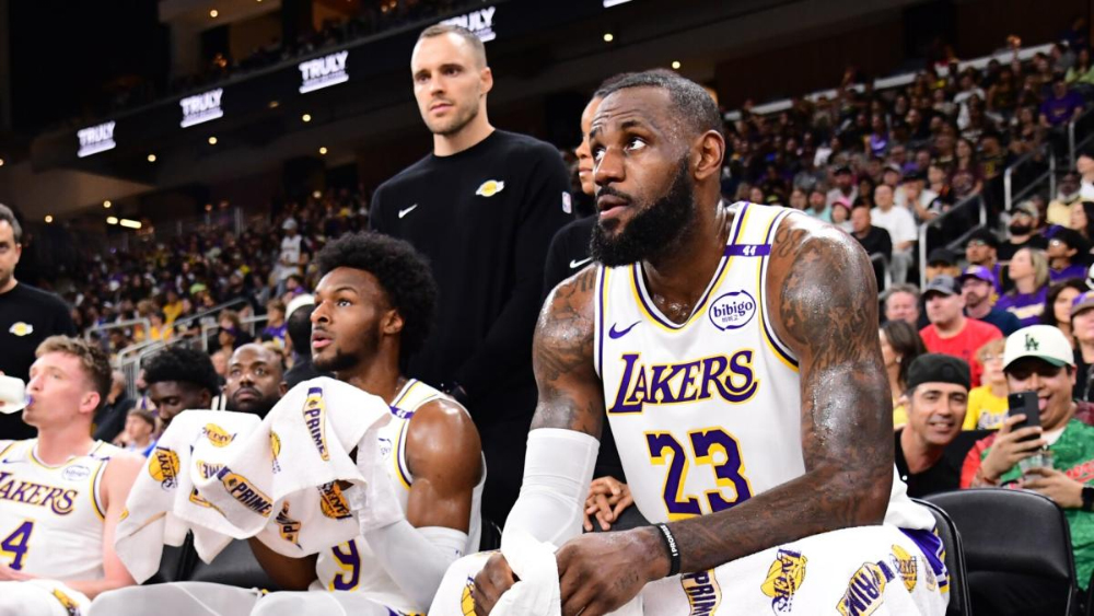 Lịch sử NBA: LeBron James và Bronny trở thành cặp cha còn đầu tiên cùng thi đấu